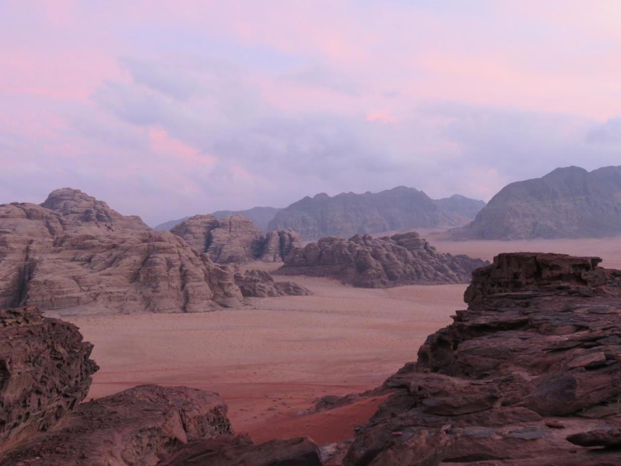 Desert Rock Camp وادي رم المظهر الخارجي الصورة